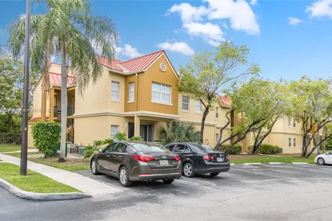 18326 NW 68th Ave # K, Miami FL 33015