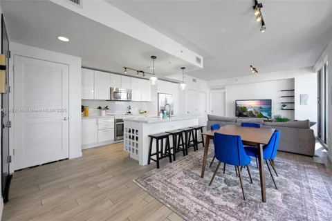 999 SW 1st Ave # 1603, Miami FL 33130