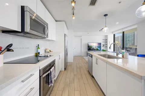 999 SW 1st Ave # 1603, Miami FL 33130