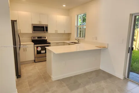 2645 SE 17th St, Homestead FL 33035