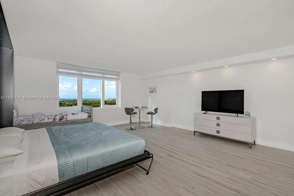 2301 Collins Ave # 1531, Miami Beach FL 33139