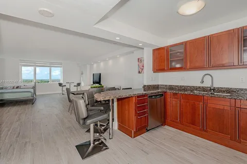 2301 Collins Ave # 1531, Miami Beach FL 33139