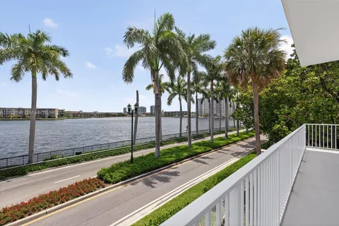 2851 NE 183rd St # 216E, Aventura FL 33160