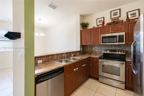 2935 SE 1st Dr # 21, Homestead FL 33033