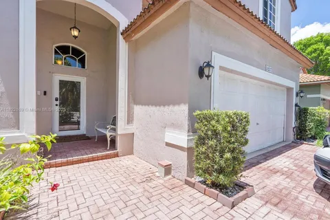 19257 NW 14th St, Pembroke Pines FL 33029