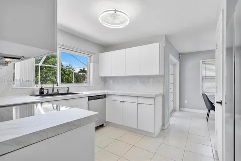 19257 NW 14th St, Pembroke Pines FL 33029