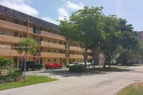 3860 NE 170th St # 412, North Miami Beach FL 33160
