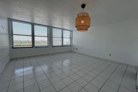 2899 Collins Ave # 1642, Miami Beach FL 33140