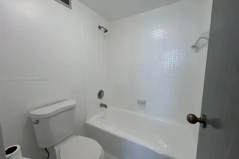 2899 Collins Ave # 1642, Miami Beach FL 33140
