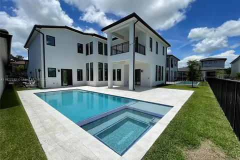 3511 Ashwood Cir S, Hollywood FL 33312