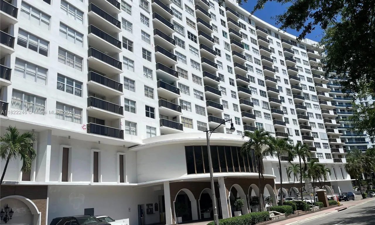 6039 Collins Ave # 1525, Miami Beach FL 33140