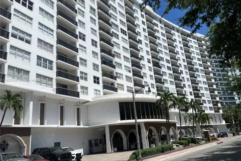 6039 Collins Ave # 1525, Miami Beach FL 33140