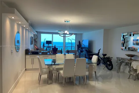 6039 Collins Ave # 1525, Miami Beach FL 33140