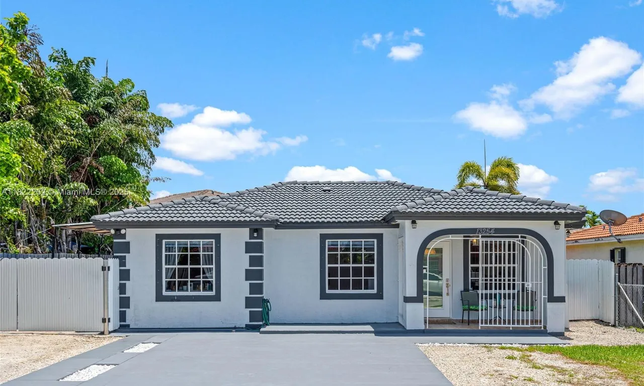 13254 SW 275th Ln, Homestead FL 33032