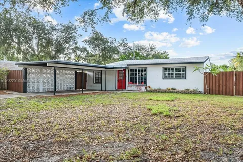 6801 Atlanta St, Hollywood FL 33024
