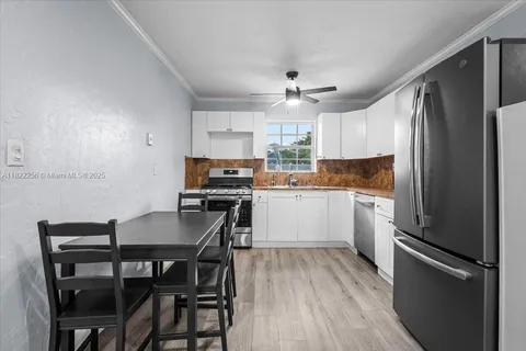 6801 Atlanta St, Hollywood FL 33024