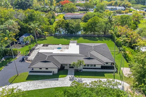 11230 SW 69th Ct, Pinecrest FL 33156