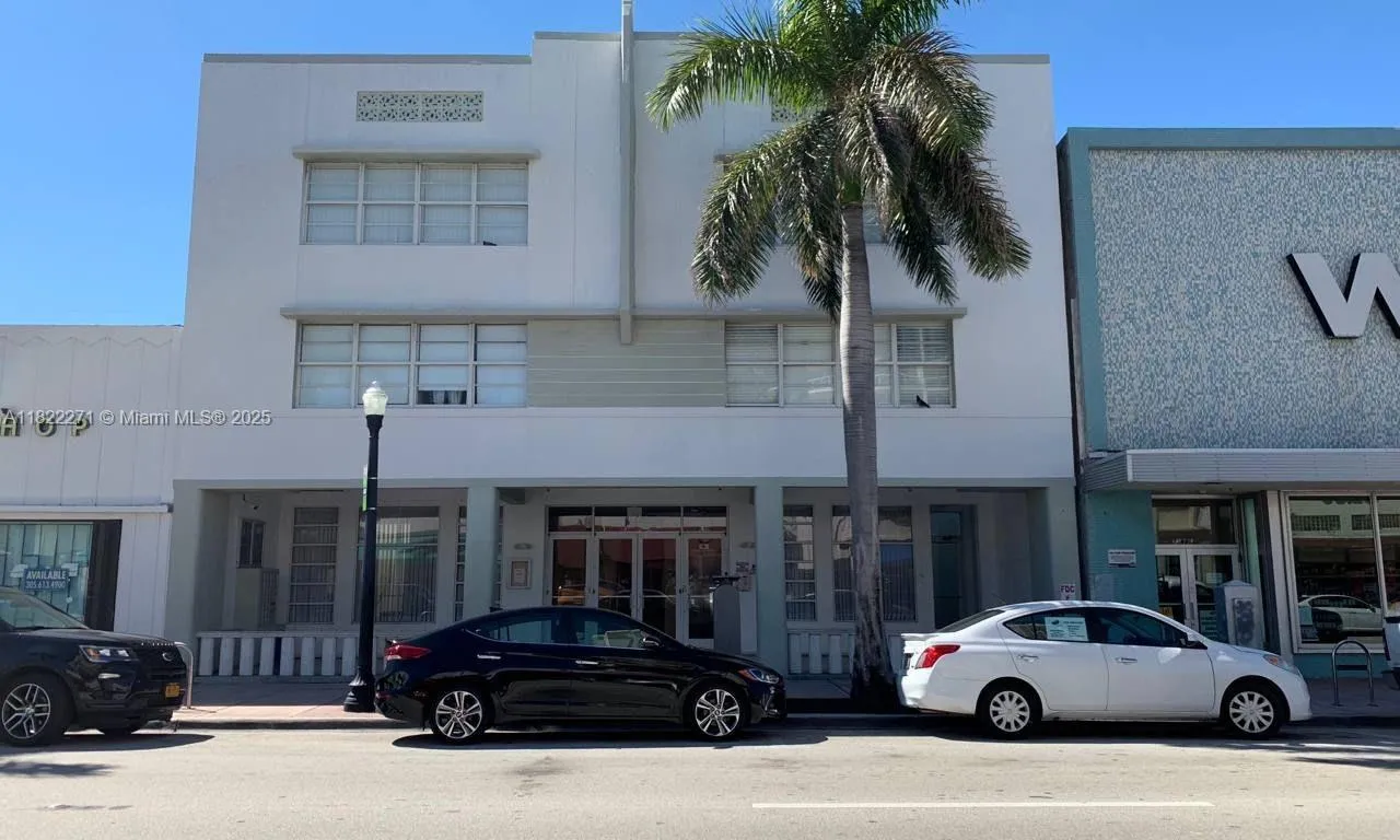 7326 Collins Ave # 205, Miami Beach FL 33141