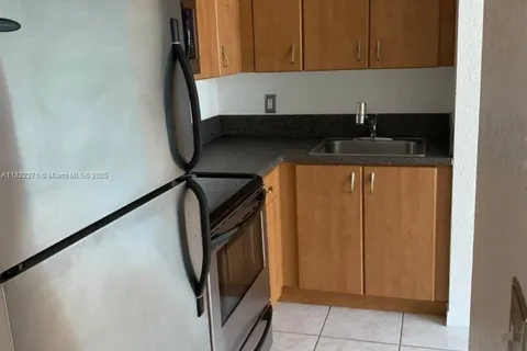 7326 Collins Ave # 205, Miami Beach FL 33141
