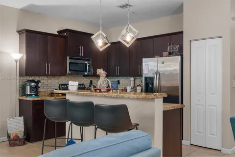 278 SW 7th Ct, Pompano Beach FL 33060