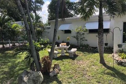 205 SW 21st Way, Fort Lauderdale FL 33312
