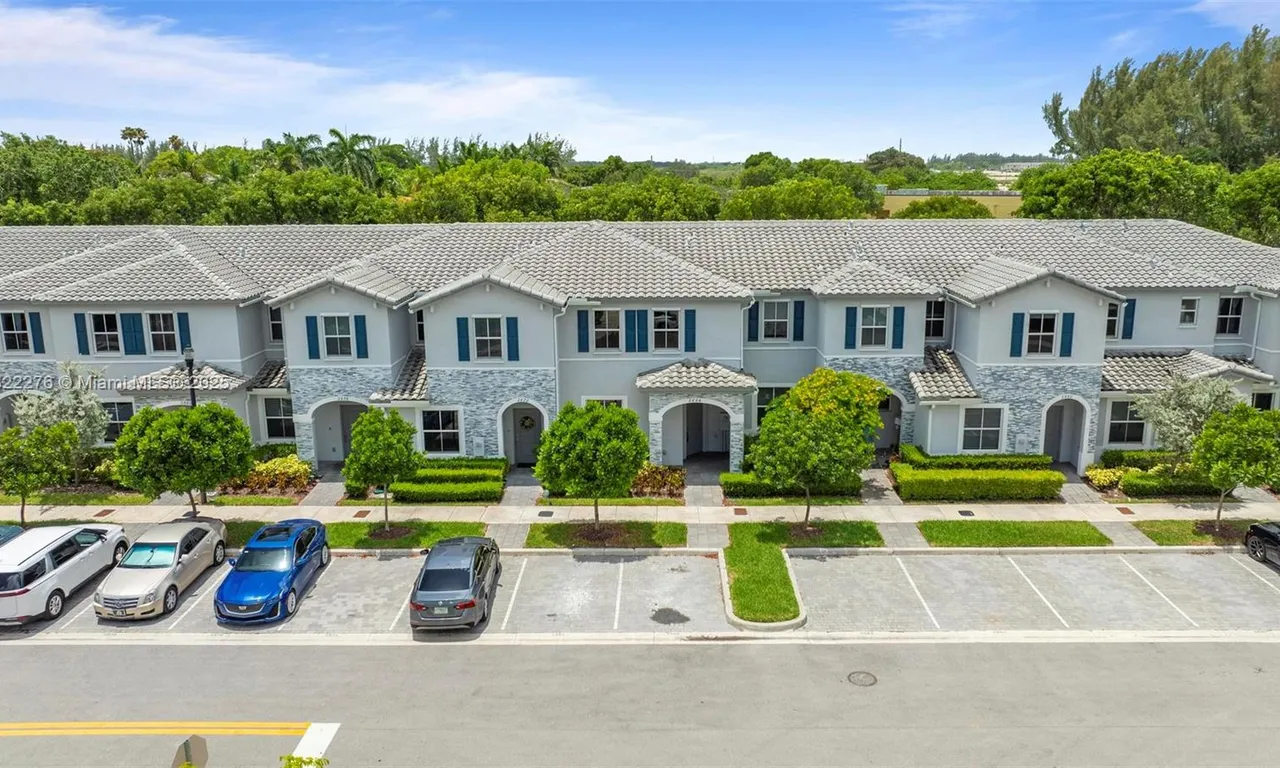 2668 SE 19th St, Homestead FL 33035