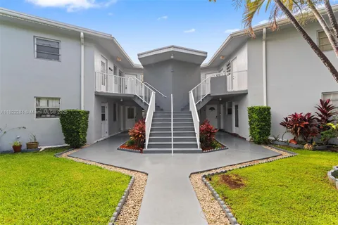 1667 NE Miami Gardens Dr # 243, Miami FL 33179