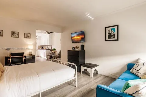 4015 Indian Creek Dr # 204, Miami Beach FL 33140