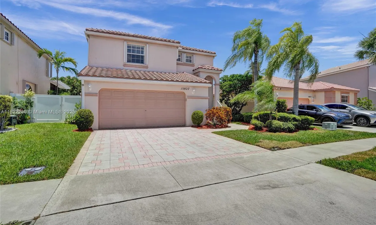 15827 NW 4th Ct, Pembroke Pines FL 33028