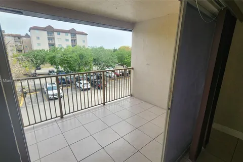 15201 SW 80th St # 305, Miami FL 33193