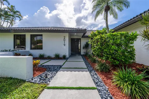 2019 NW 108th Ln, Coral Springs FL 33071
