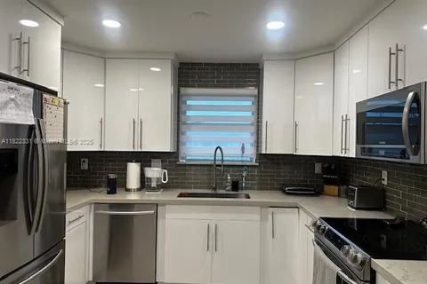 9420 SW 55th St # 1, Miami FL 33165