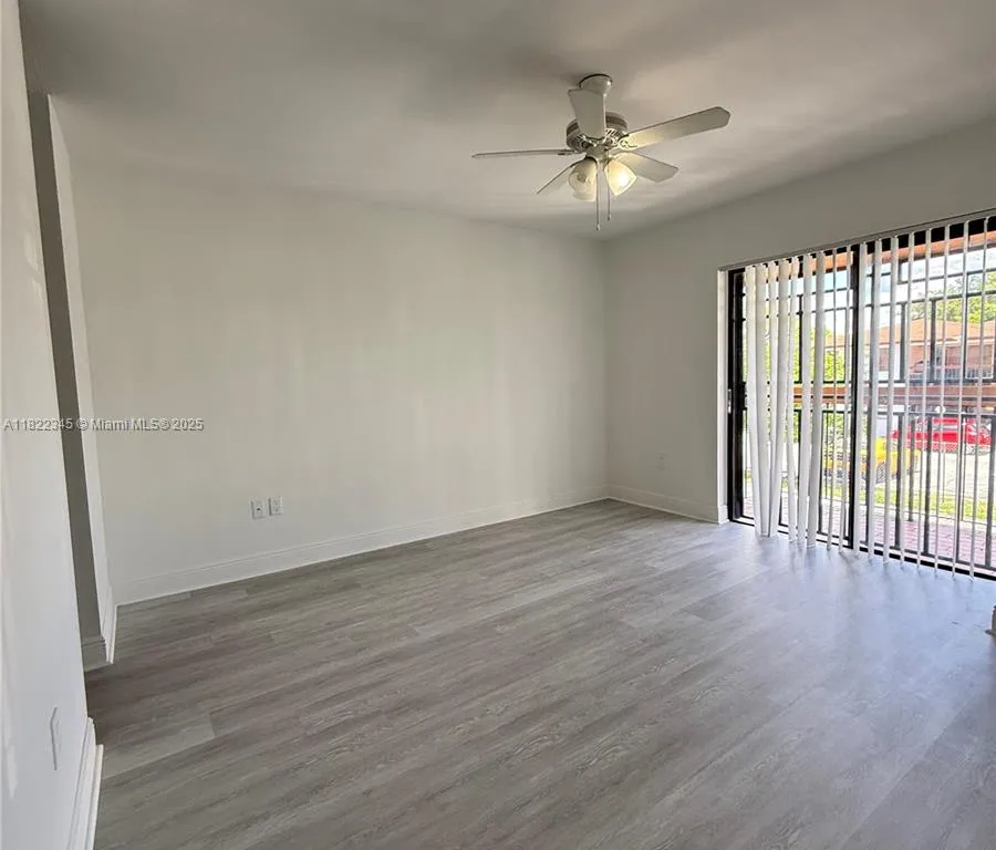 2354 W 62nd St # 13, Hialeah FL 33016