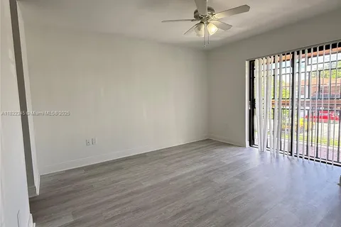 2354 W 62nd St # 13, Hialeah FL 33016