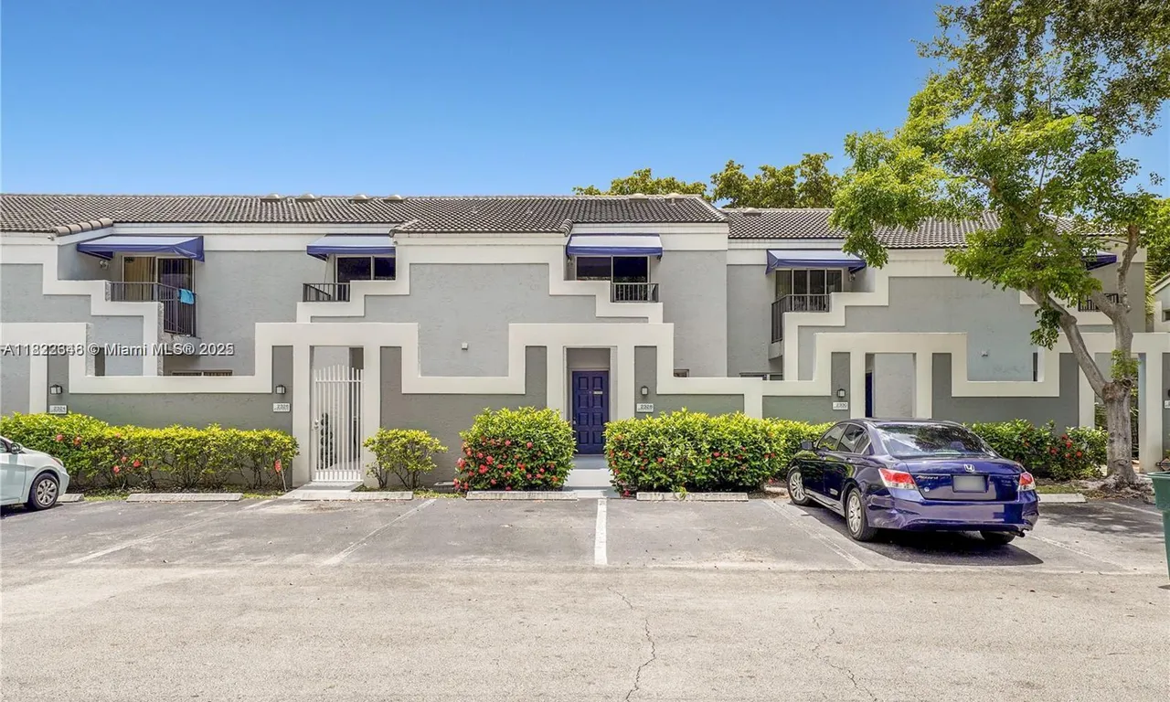 2326 SW 82nd Ter, North Lauderdale FL 33068