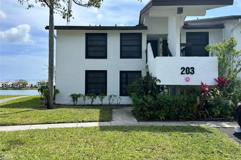 203 Lake Pointe Dr # 102, Oakland Park FL 33309