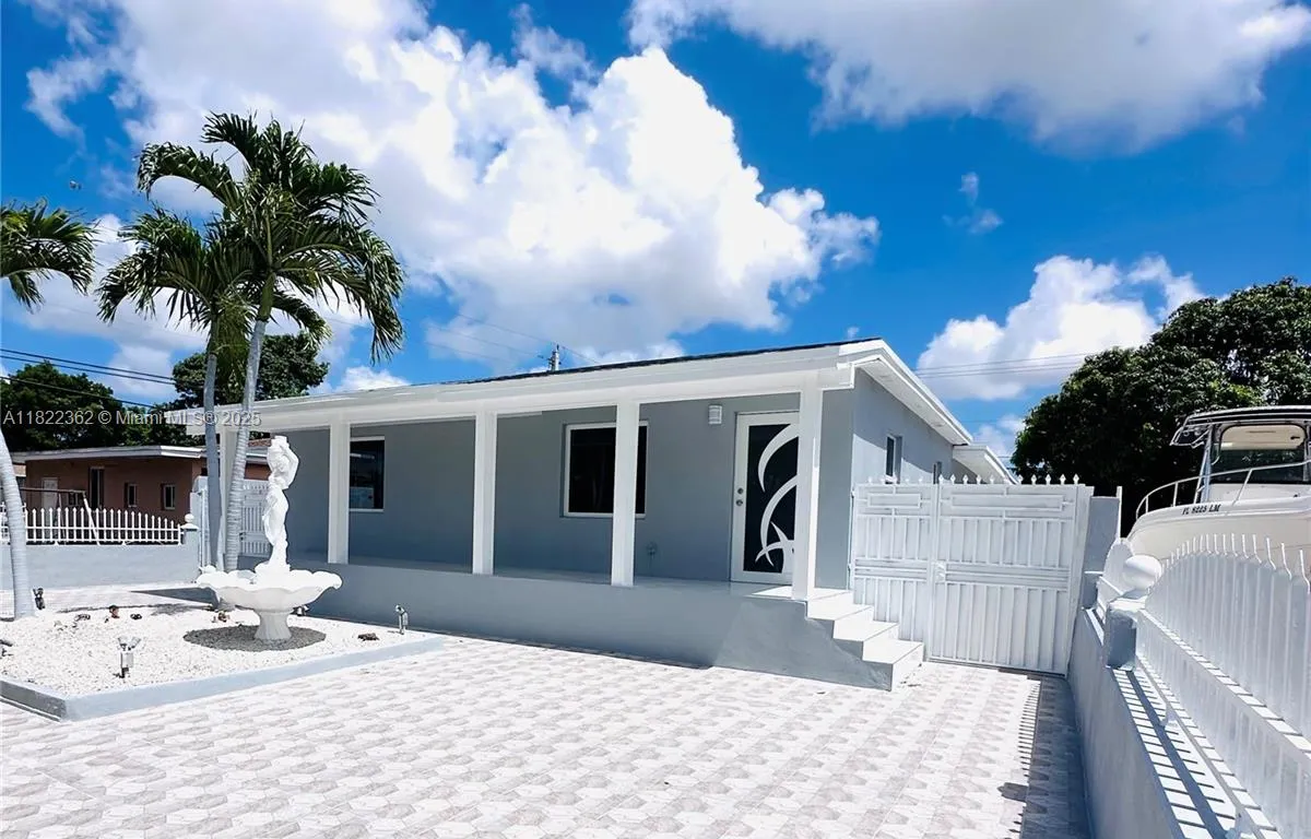 82 E 16th St, Hialeah FL 33010