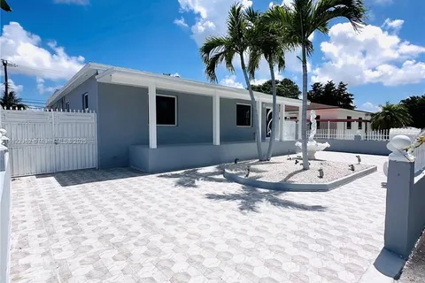82 E 16th St, Hialeah FL 33010