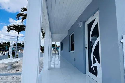 82 E 16th St, Hialeah FL 33010