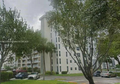 3090 N Course Dr # 807, Pompano Beach FL 33069