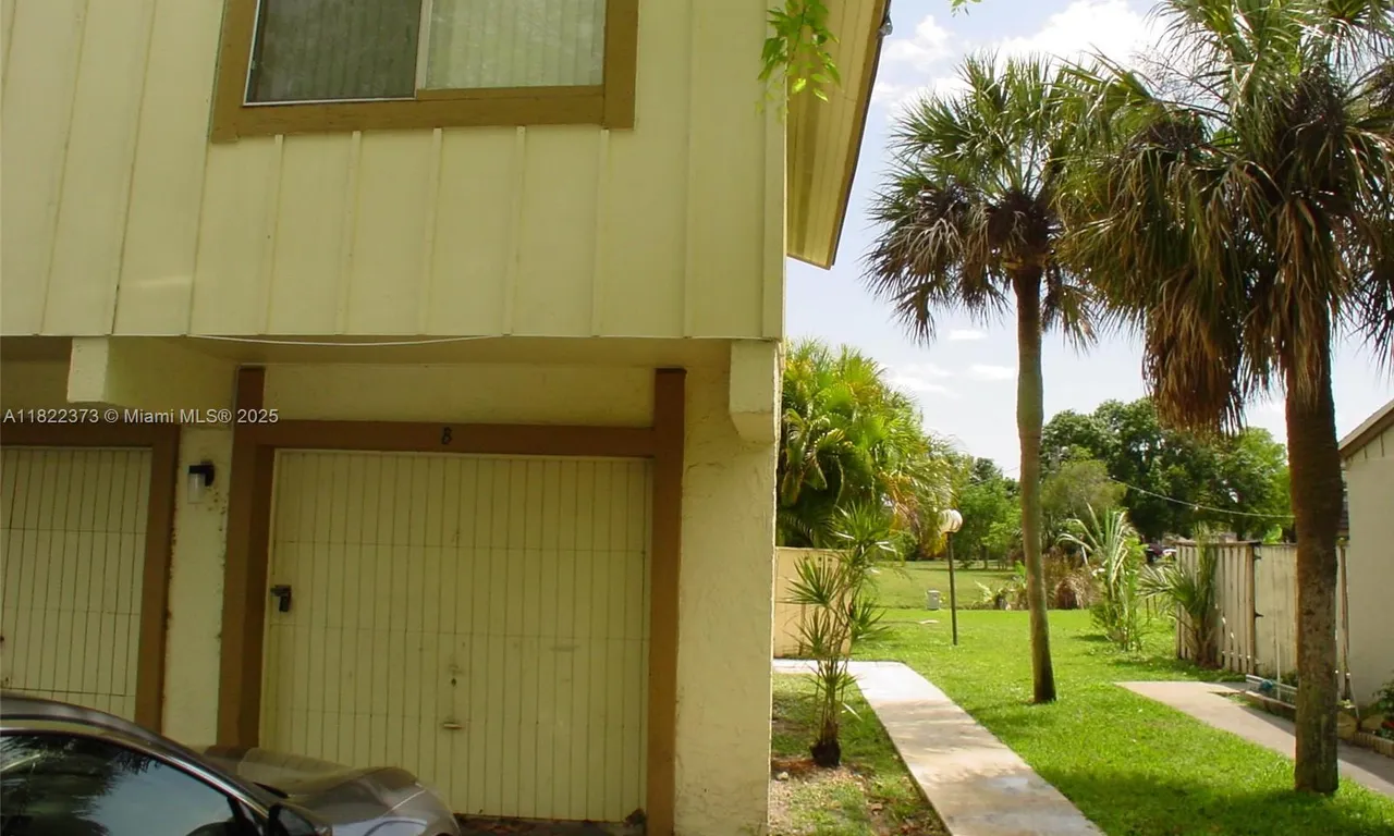5834 NW 21st St # B, Lauderhill FL 33313