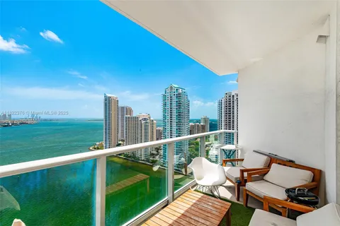 300 S Biscayne Blvd # 2612, Miami FL 33131