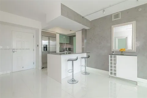 2000 N Bayshore Dr # 617, Miami FL 33137