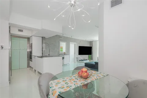 2000 N Bayshore Dr # 617, Miami FL 33137