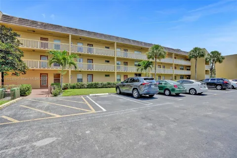6300 NW 62nd St # 108, Tamarac FL 33319