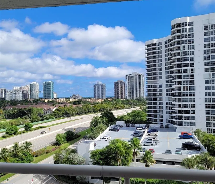3300 NE 192nd St # 1008, Aventura FL 33180