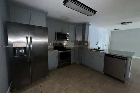 5801 Riverside Dr, Coral Springs FL 33067
