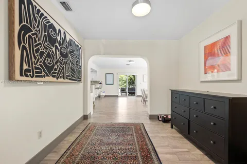 811 Trascoro Ave, Coral Gables FL 33134