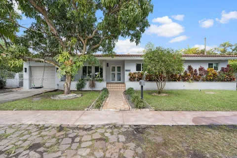 811 Trascoro Ave, Coral Gables FL 33134