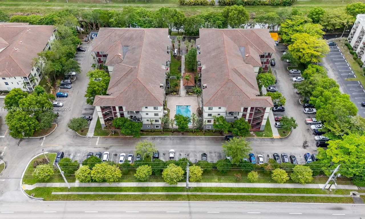 2851 Riverside Dr, Coral Springs FL 33065